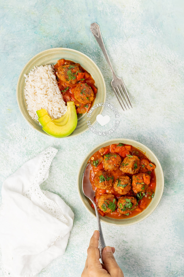 Albóndigas guisadas de res.
