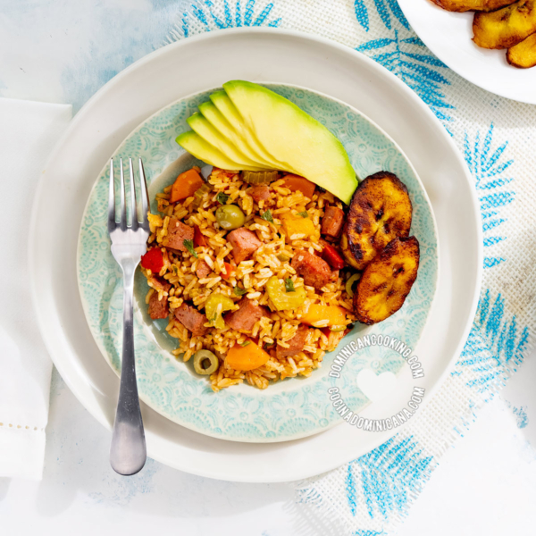 Locrio de Pollo [Receta + Video] Arroz con Pollo Dominicano