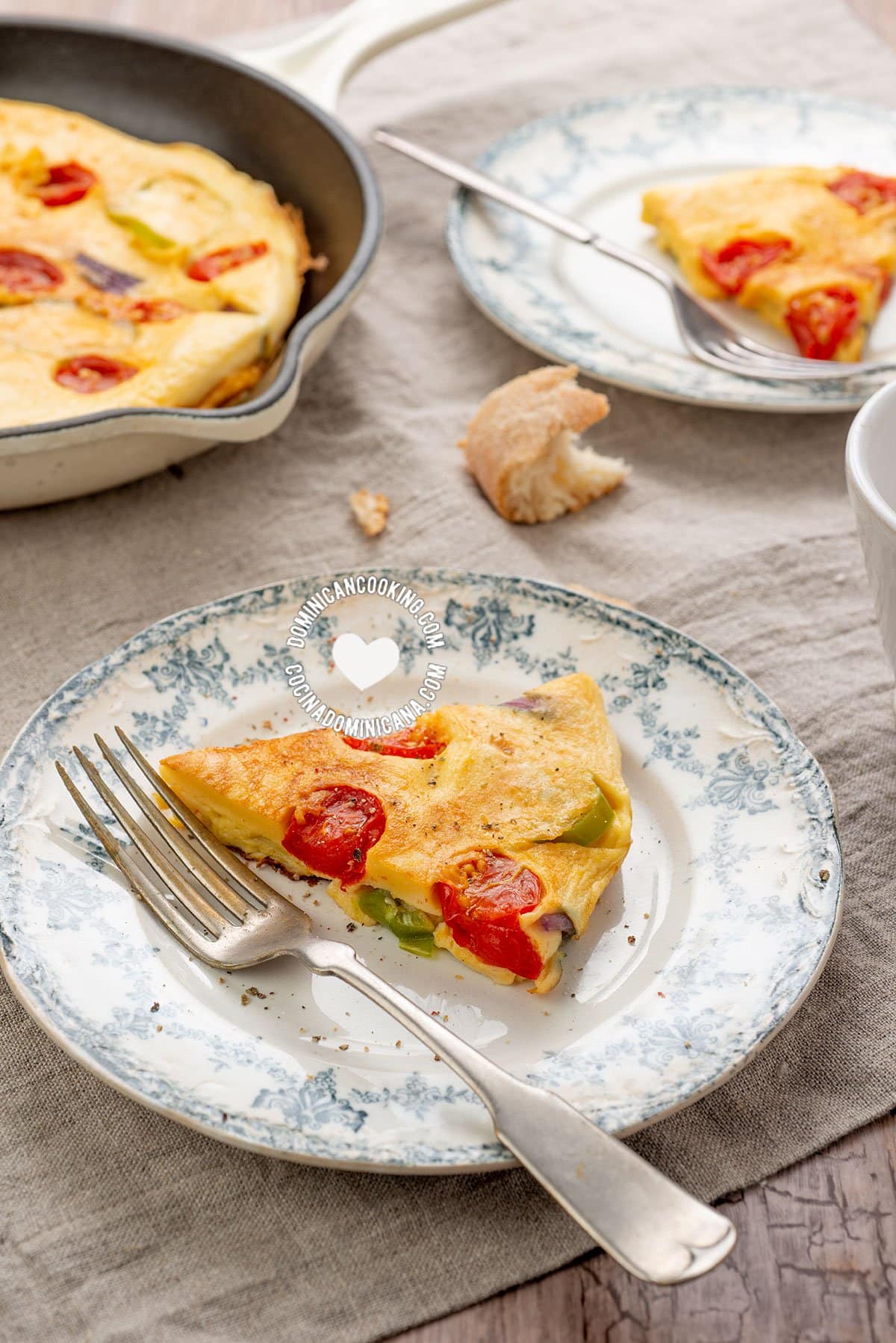 Tortilla de huevo (omelet de vegetales).