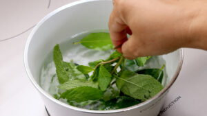 Té de menta hirviendo.