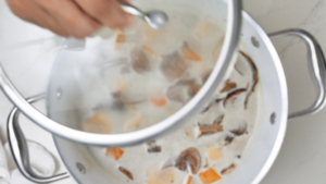 Tapando la olla