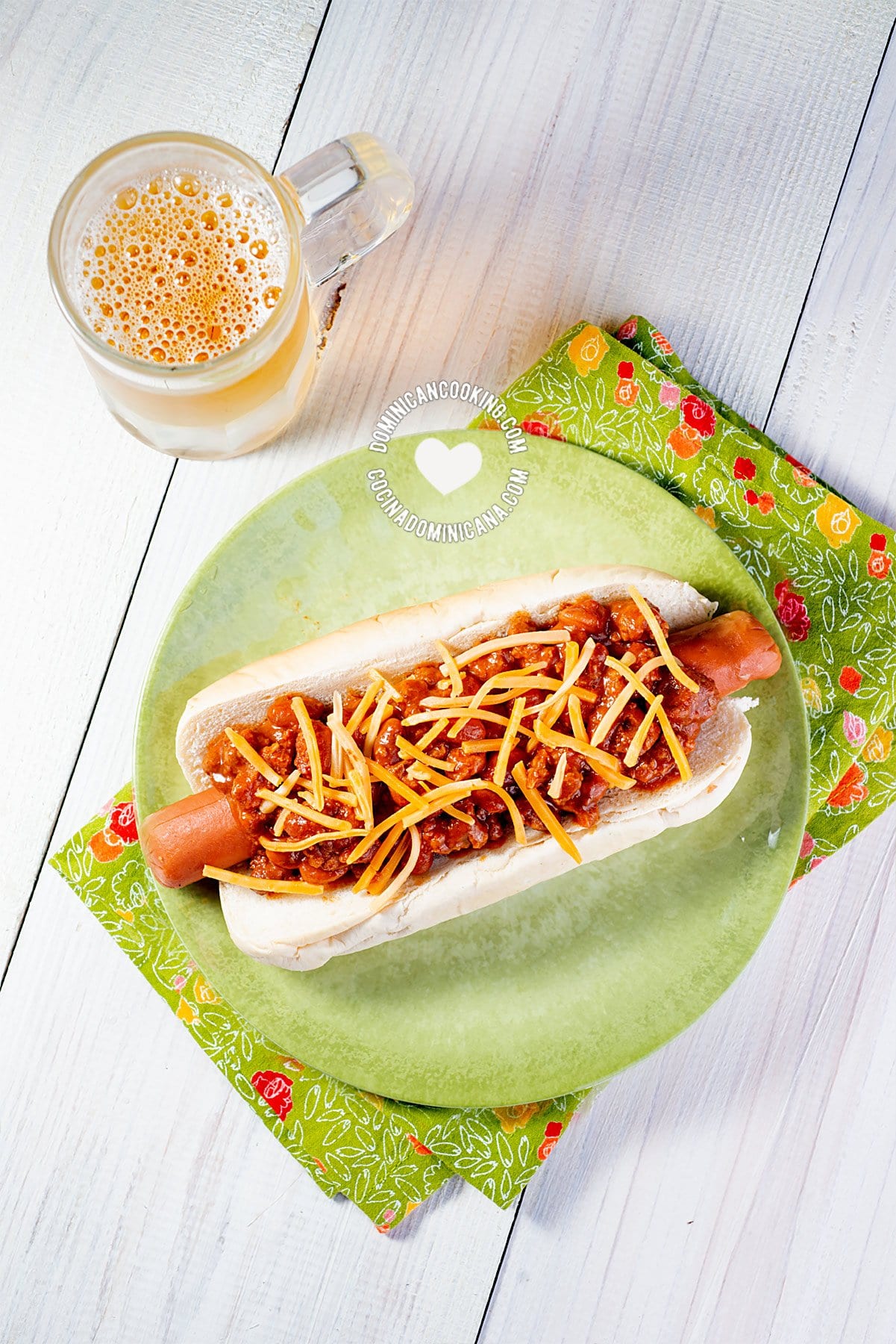 Chili hot dog mexicano.