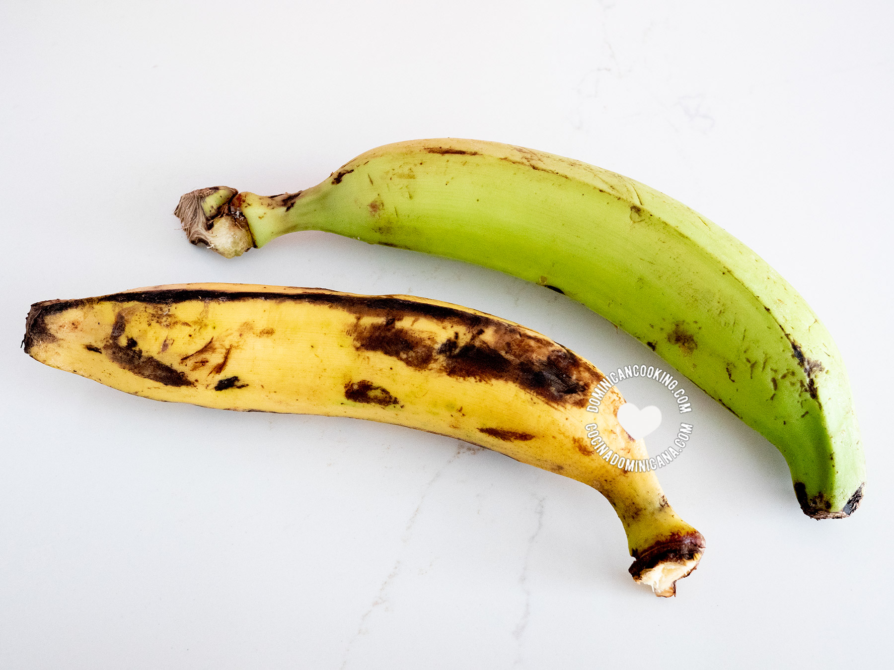 Green (unripe) and yellow (ripe) plantains