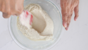 Mezclando yautía en puré