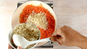 Agregar arroz.