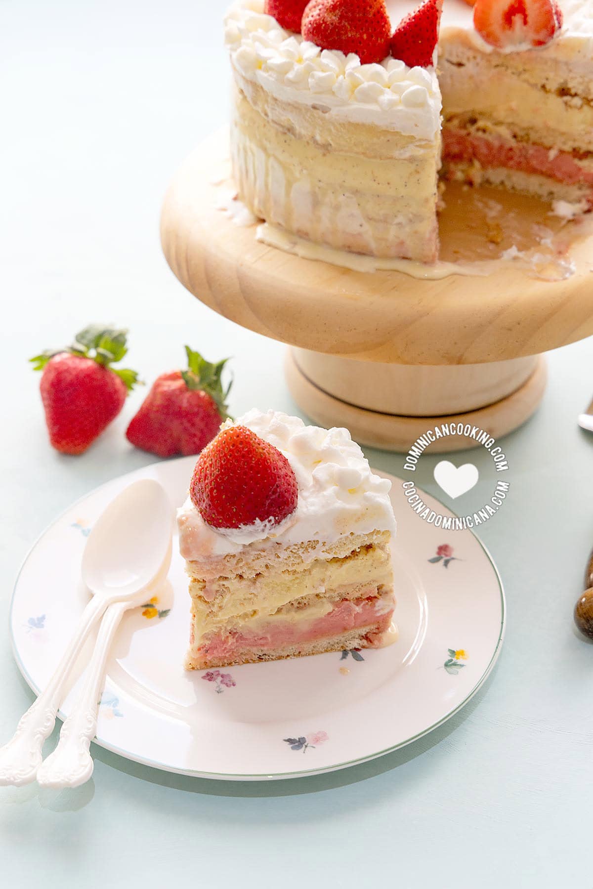 Tarta helada (pastel relleno de helado).