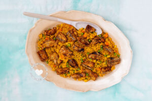 Locrio de berenjena (arroz con berenjena).