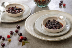 Dulce de arrayán (guavaberry en almíbar).
