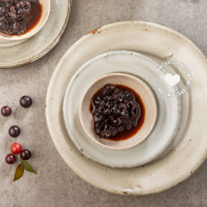 Dulce de arrayán (guavaberry en almíbar).