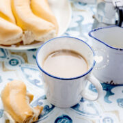 Café con leche.