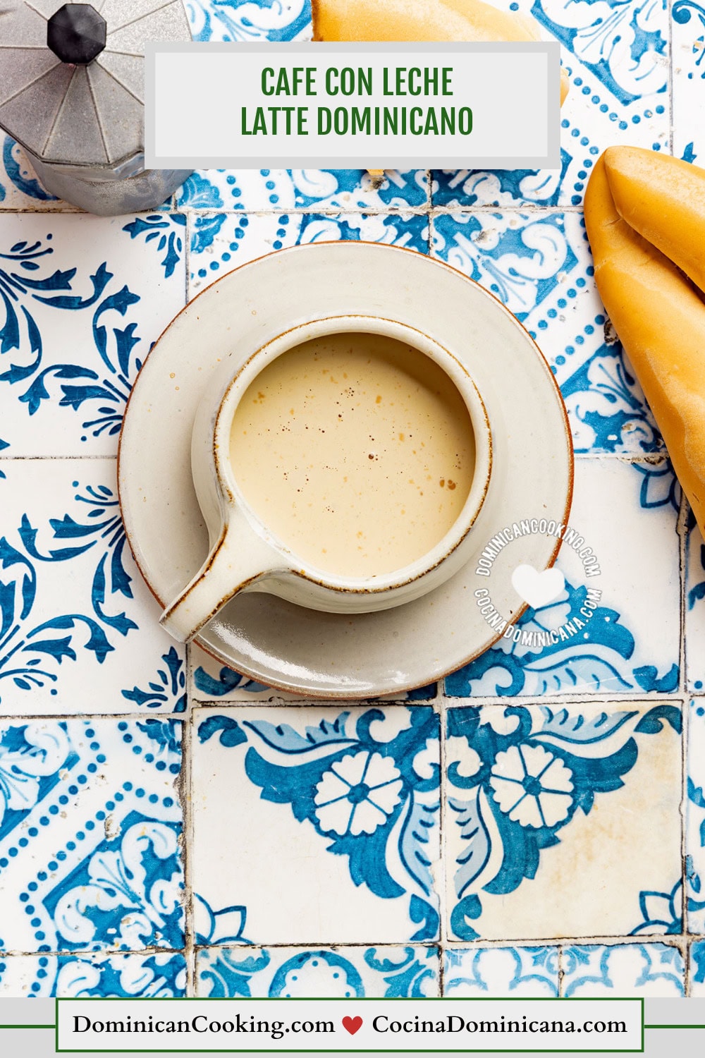 Café con leche (latte dominicano).