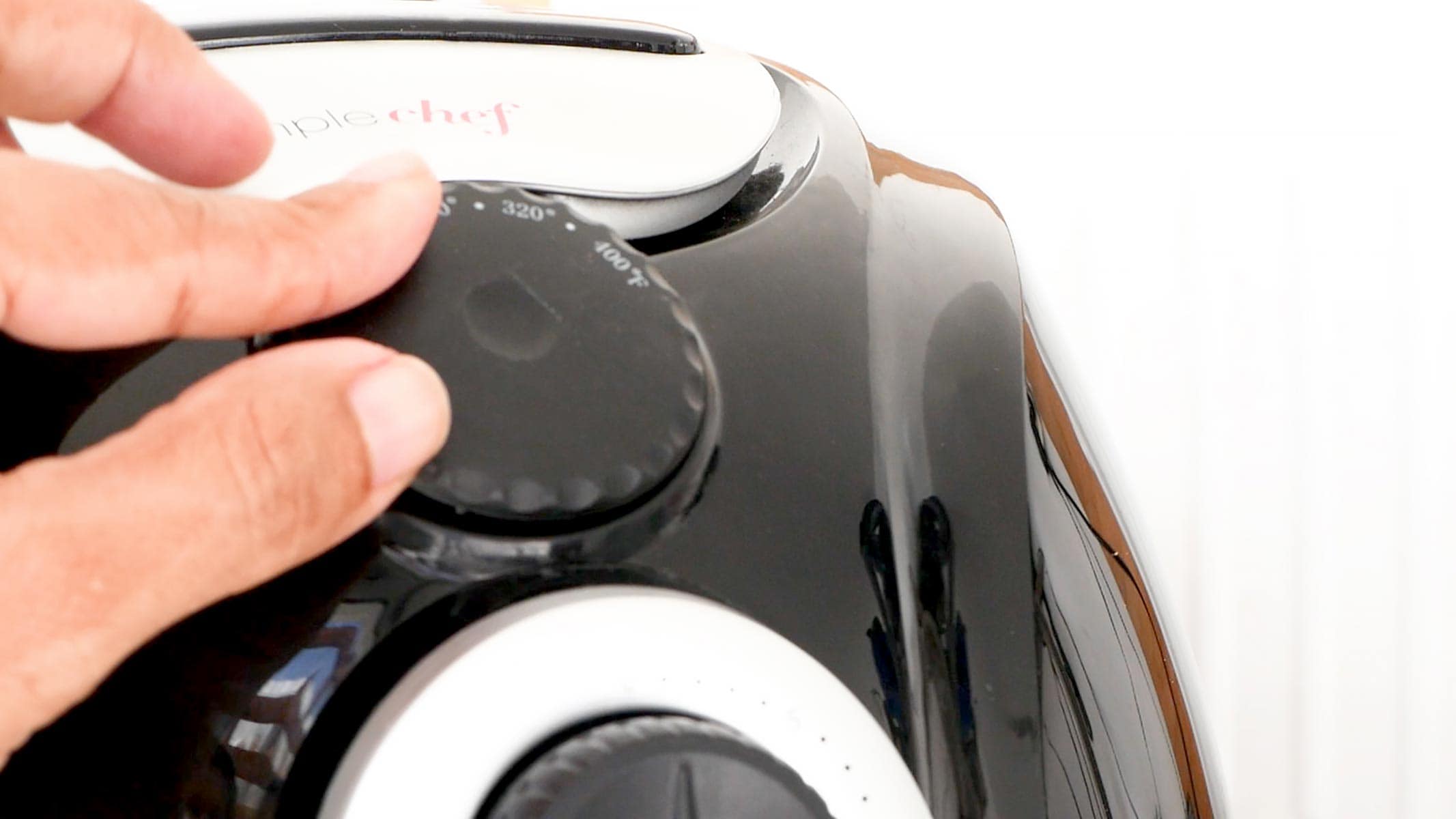 Precalentando air fryer.