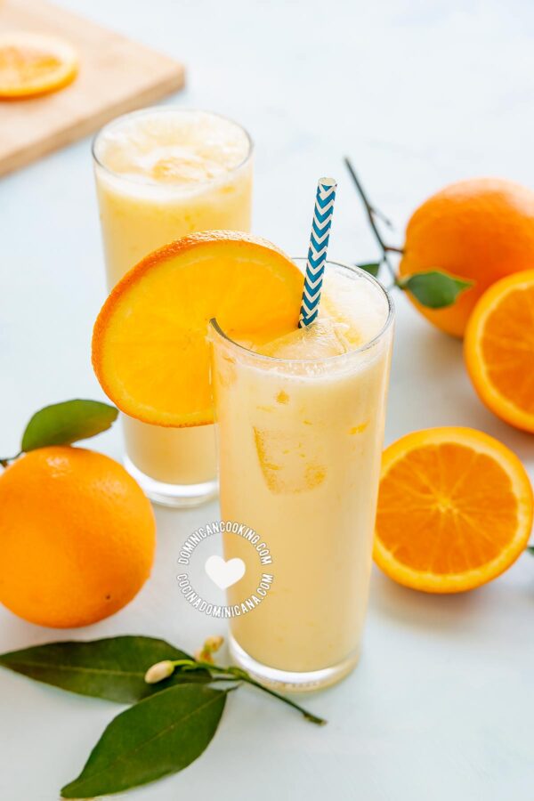 Morir soñando (bebida de jugo de naranja y leche).