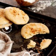Pan de coco o yaniqueque de Samaná.