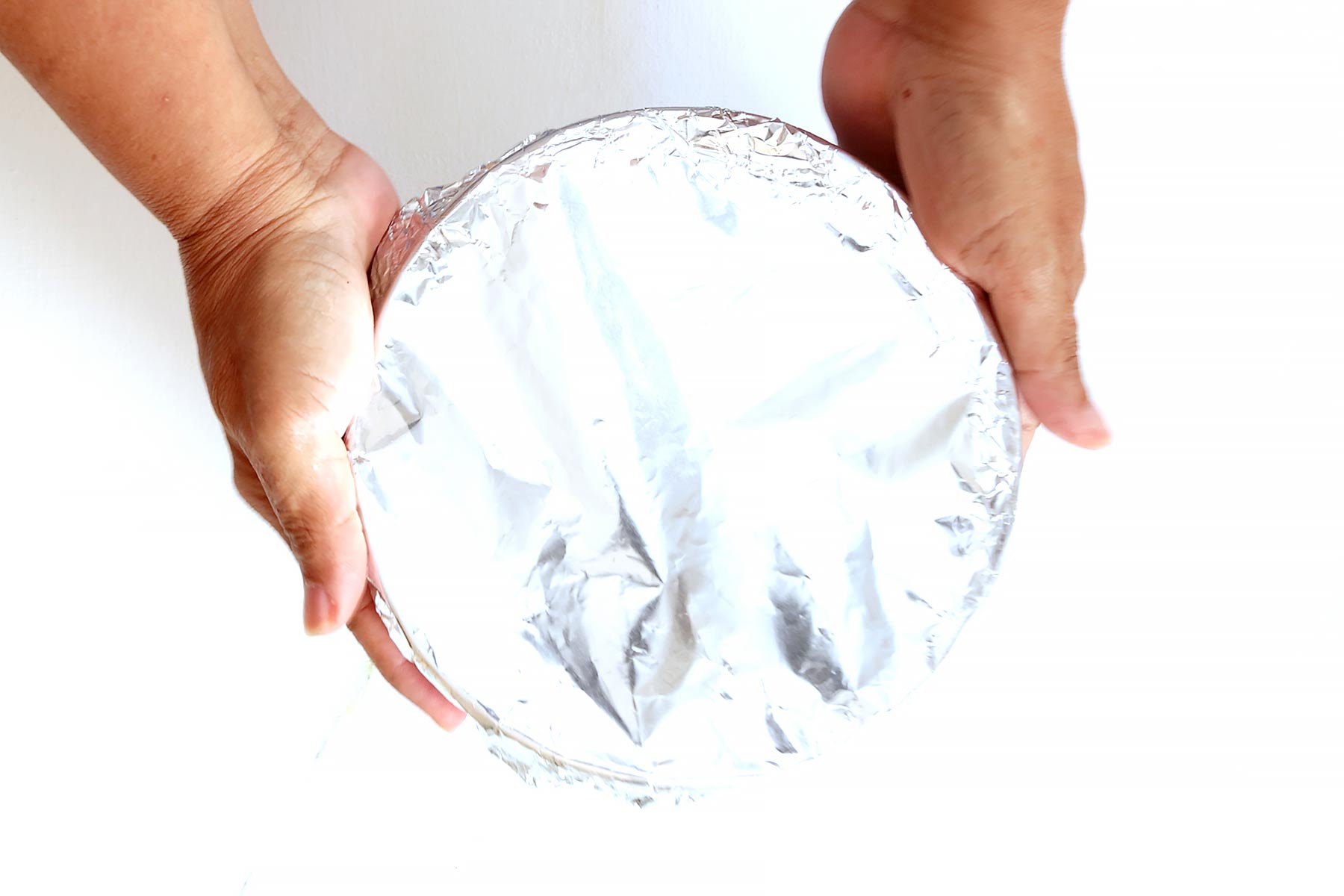 Cubriendo con papel de aluminio.