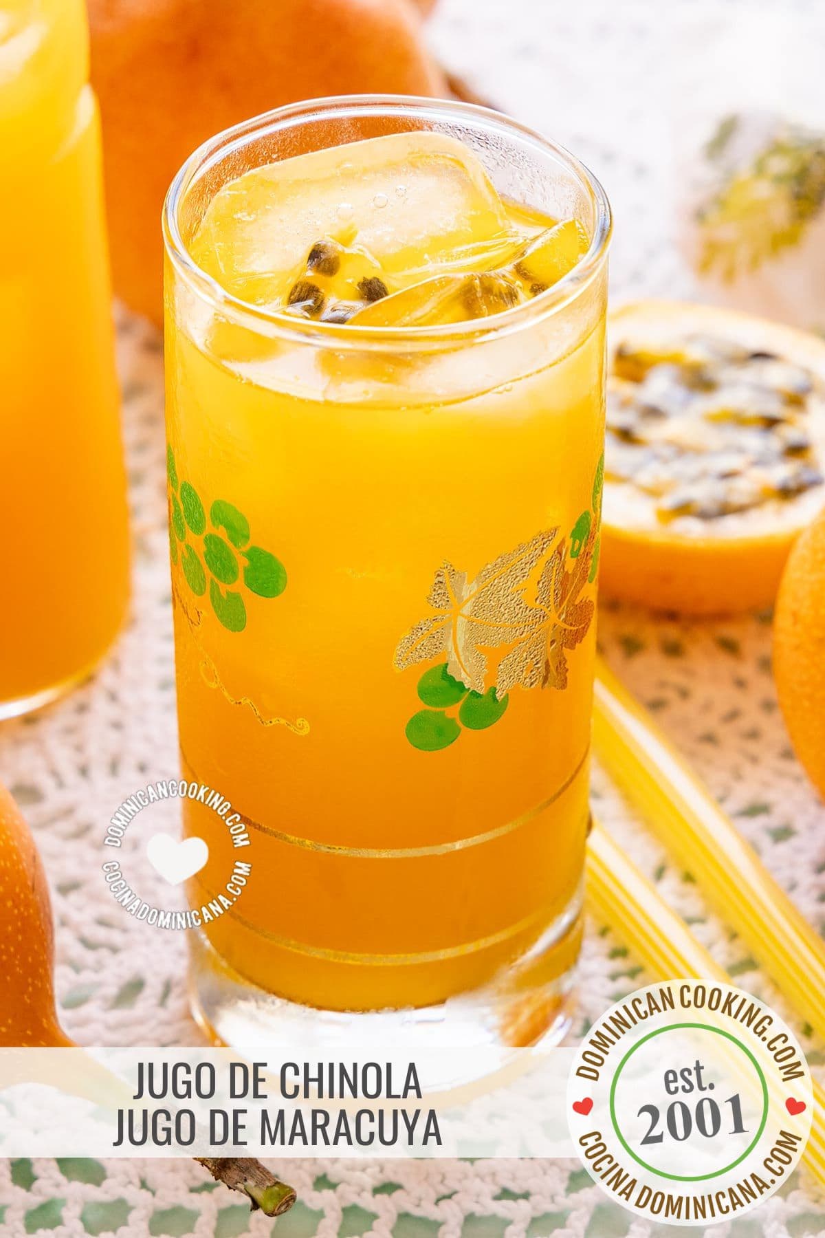 Jugo de chinola (jugo de maracuyá o parchita).