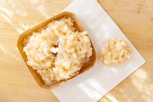 Cocadas (dulcitos de coco).