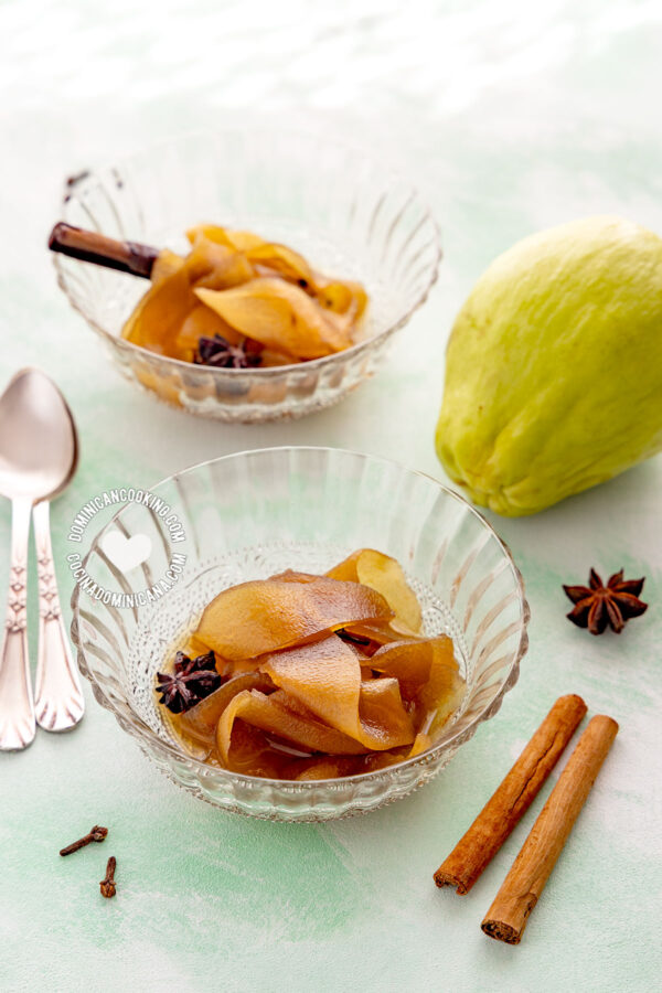 Dulce de tayota en almíbar.