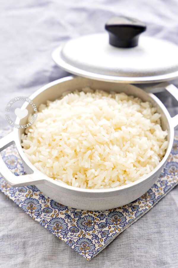 Arroz blanco dominicano.