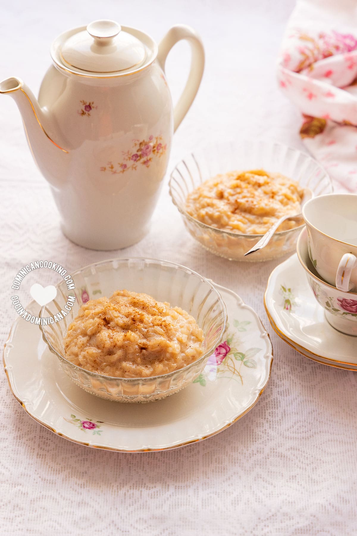 Arroz con leche con arroz blanco sobrante.
