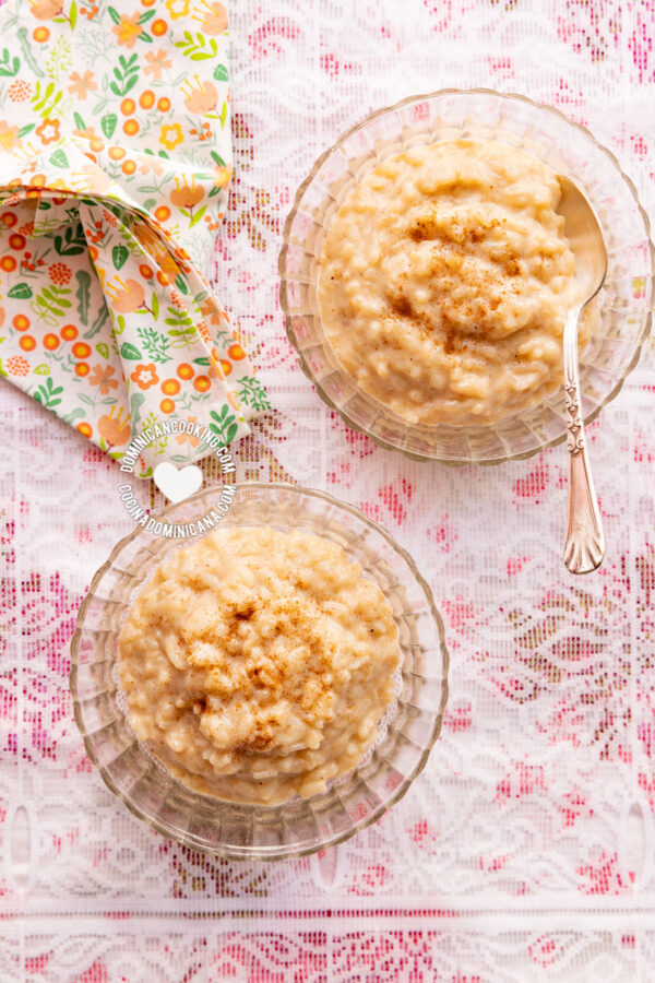 Arroz con leche con arroz blanco sobrante.