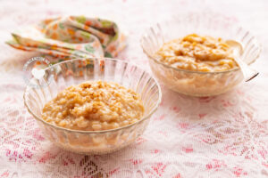 Arroz con leche con arroz blanco sobrante.