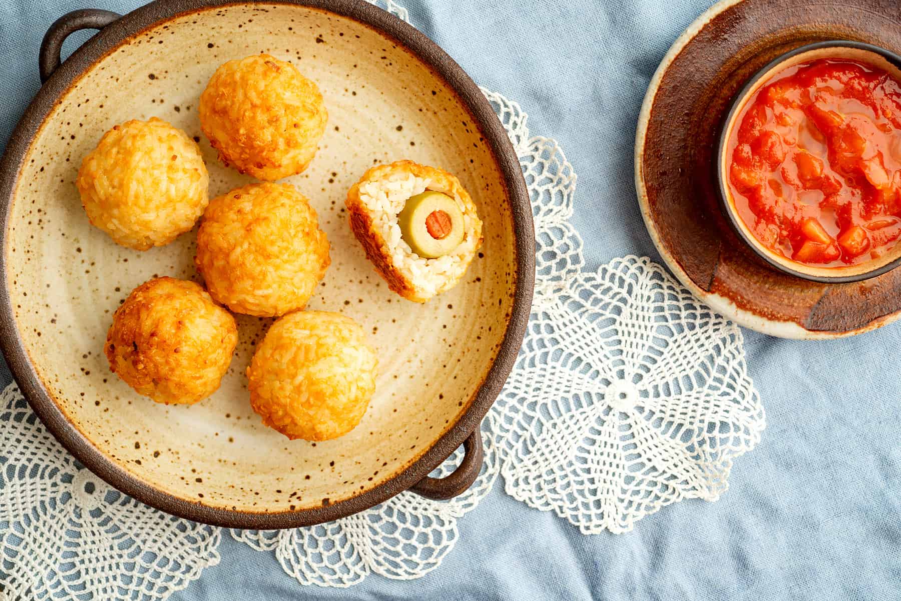 Bolas de arroz rellenas.